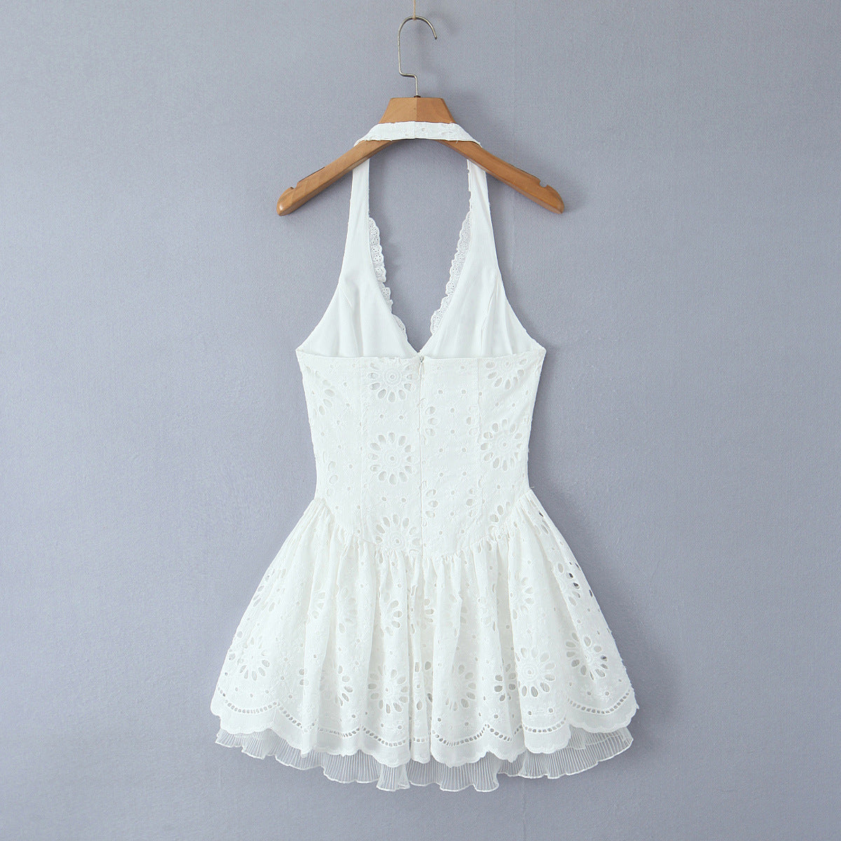 Lace Embroidery Halter Slim Fit Dress