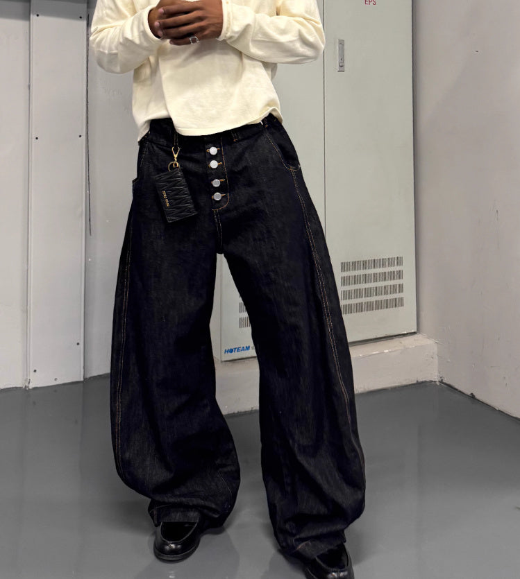 Curved Blade Shaped Jeans